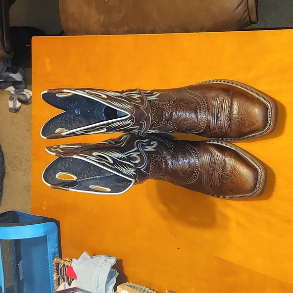 Size 12 Ariat Heritage Roughstock boots - Picture 5 of 11